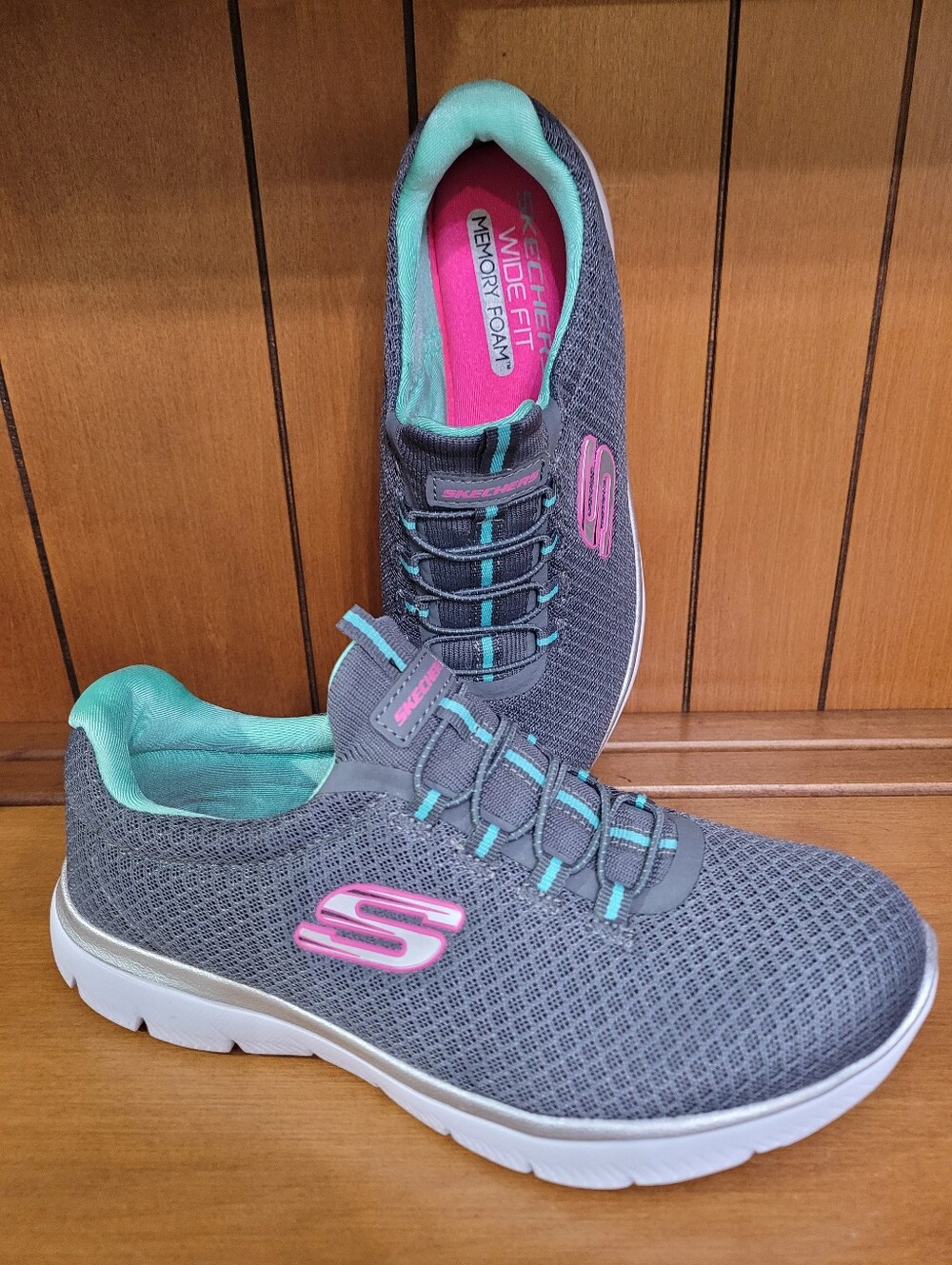 Skechers Womens Summits-Quick Getaway Casual Athletic Shoe 12980 Black Size 6